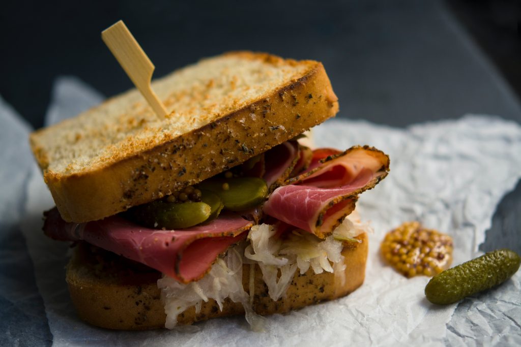 Mengenal Generasi Sandwich