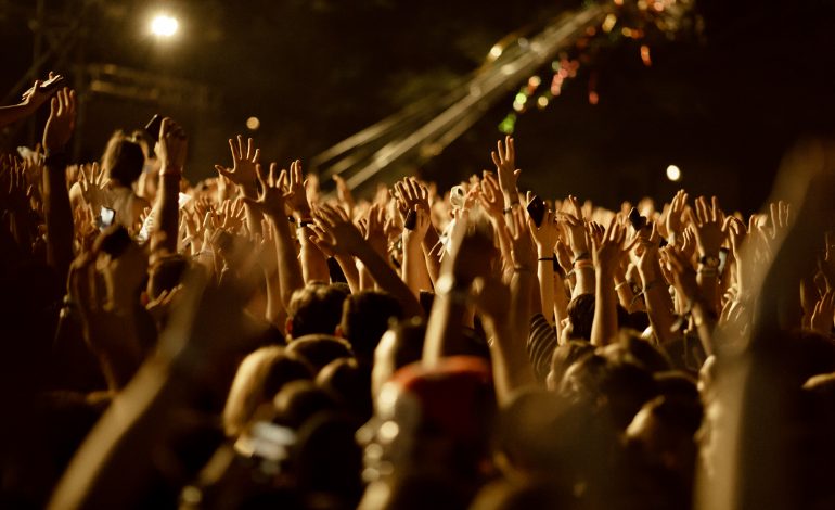  Tips Mempersiapkan Dana untuk Menonton Konser Impian